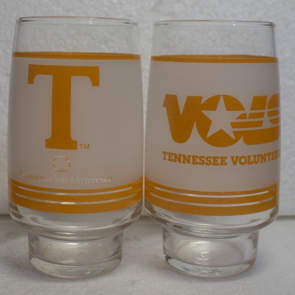 Set of 2 Vintage University of Tennessee Shell Oil Frosted Glasses 16 Ounce